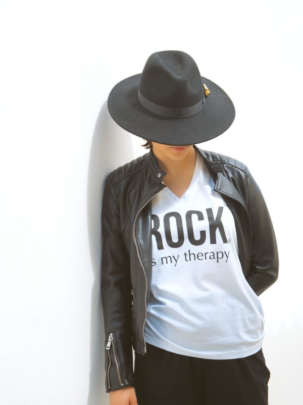 rock-is-my-therapy-tee-shirt-blanc-ecriture-noir