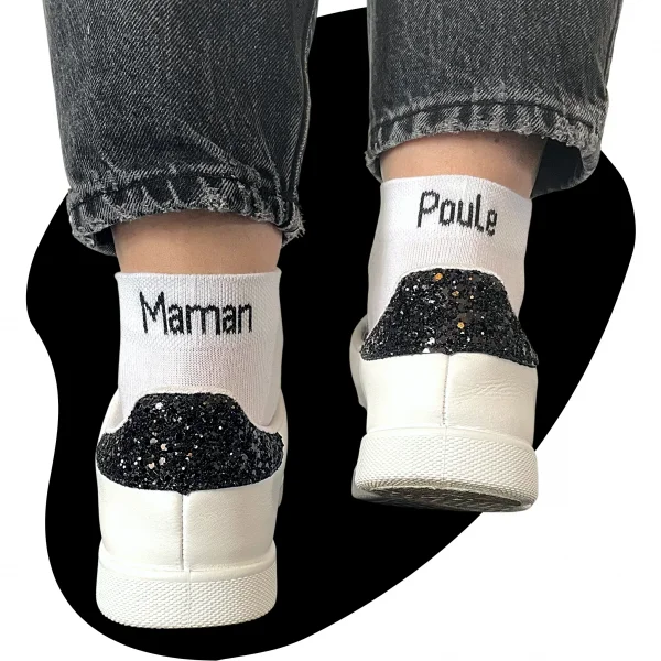 chaussettes blanches maman poule mouvement
