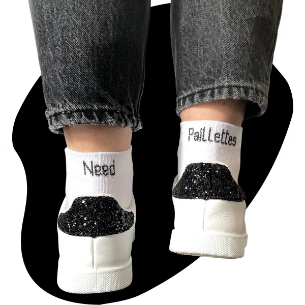 chaussettes blanches need paillettes mouvement