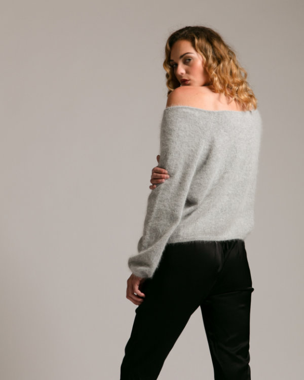 pull-angora-lauper-light-grey-dos