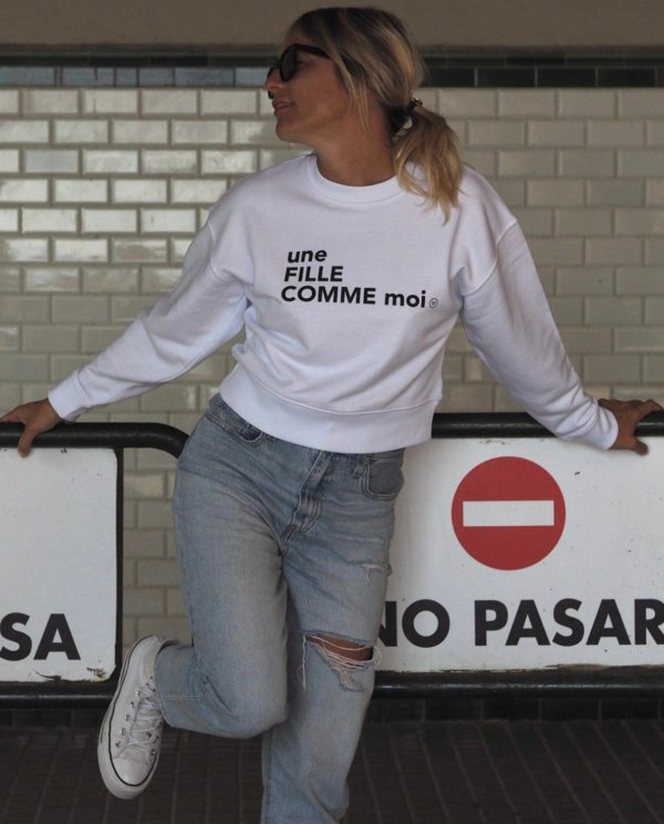 sweat cropped une fille comme moi