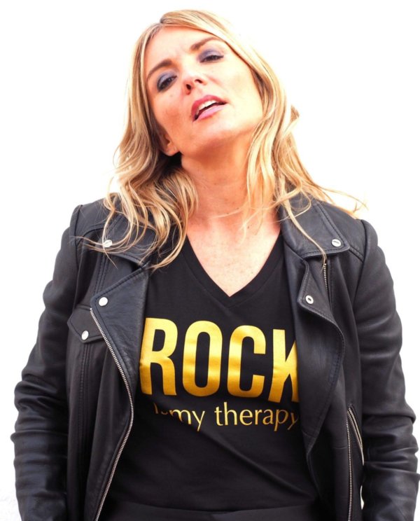 t-shirt rock is my therapy noir