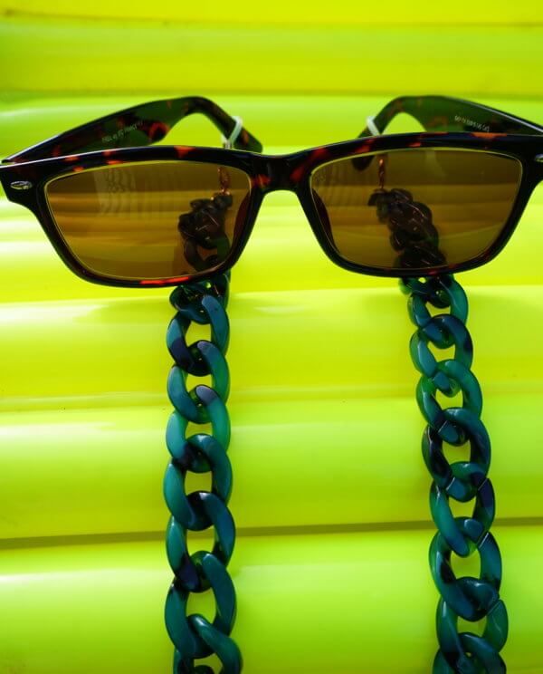 chaine-lunettes-ecaille-vert-zoom