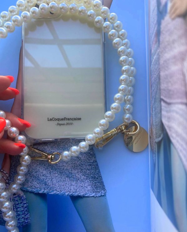 chaine-perles-telephone-agathe-blanc-detail