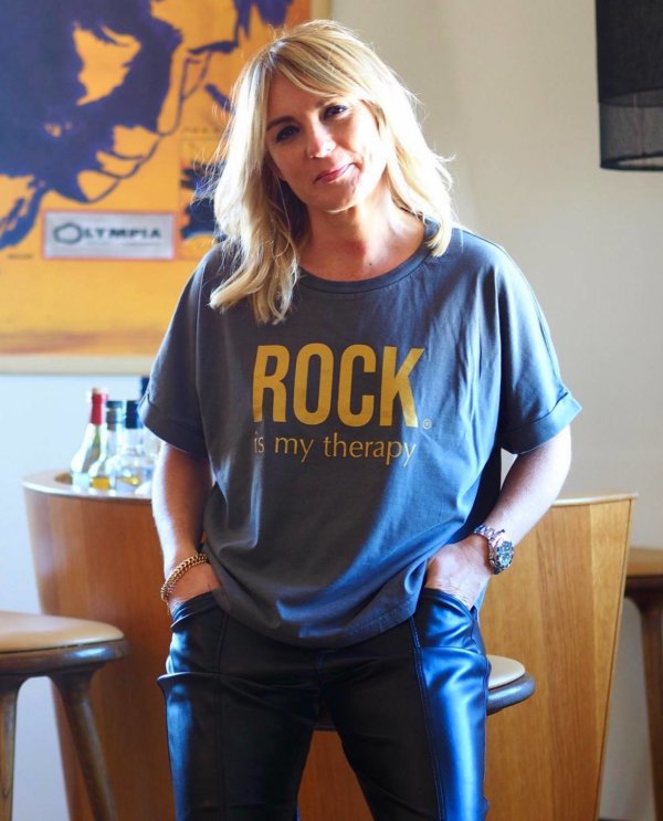 t-shirt-loose-rock-is-my-therapy-gris-used-gold