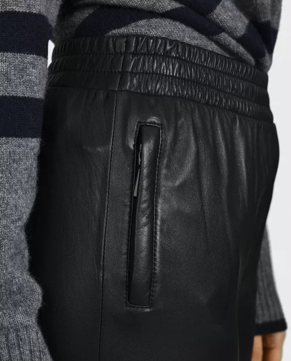 pantalon-droit-cuir-maya-black-poche.jpg