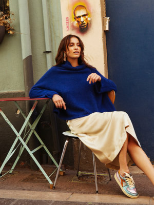 pull-fluffy-malou-worker-blue