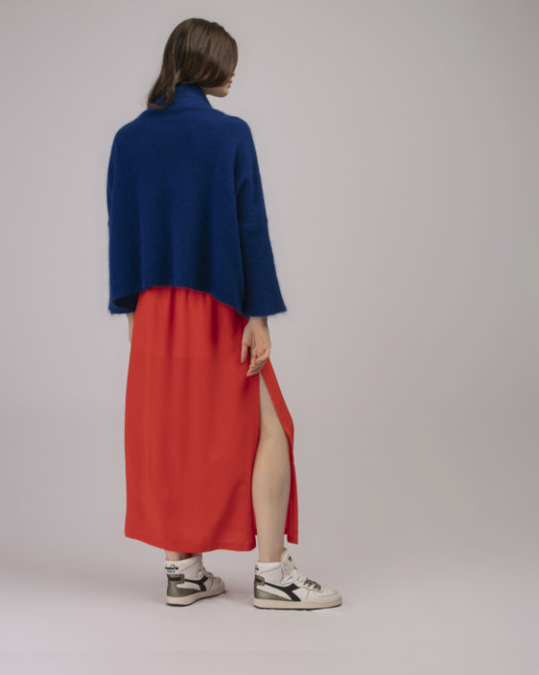 pull-fluffy-malou-worker-blue-dos